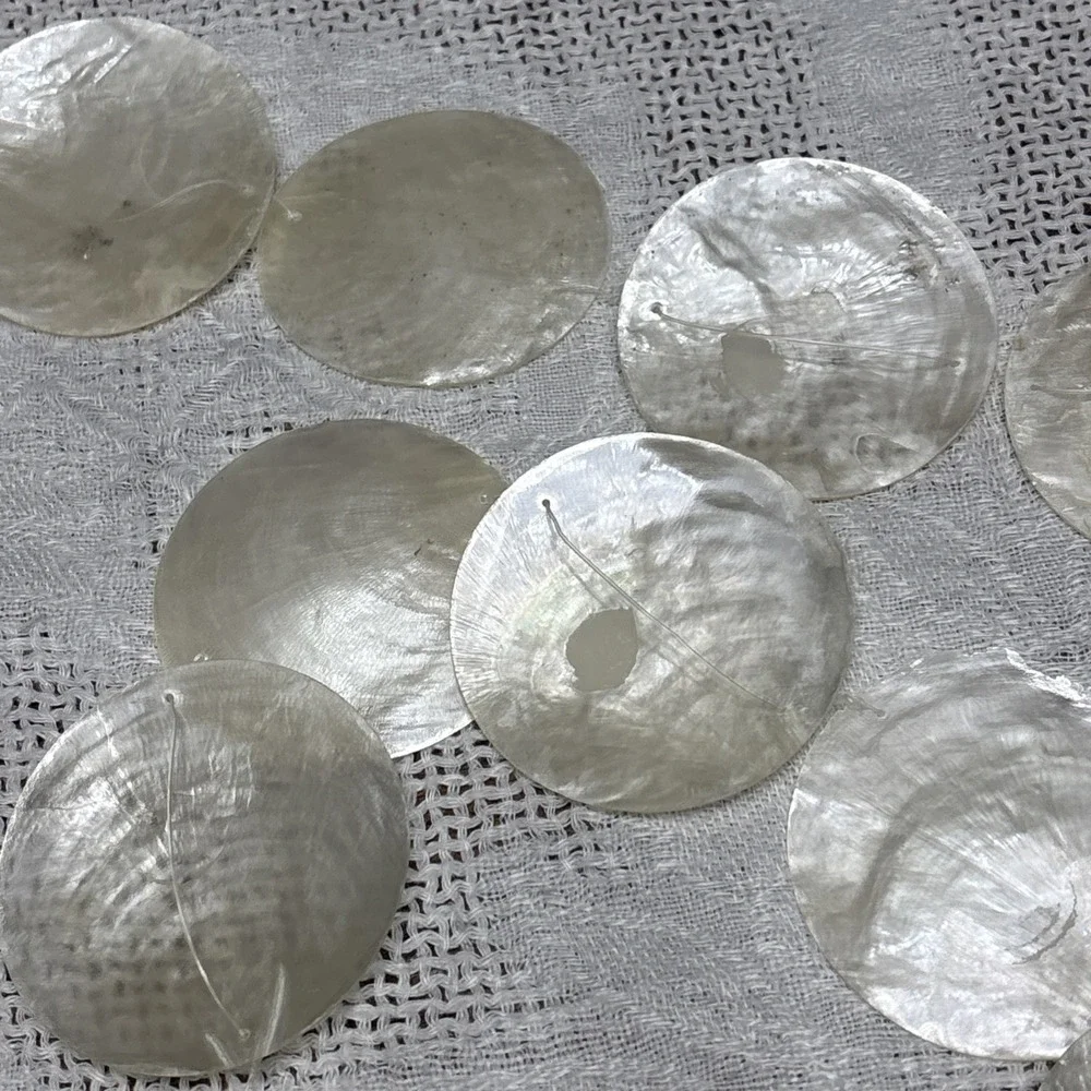 43 Pre Strung Capiz Shells White Round 2